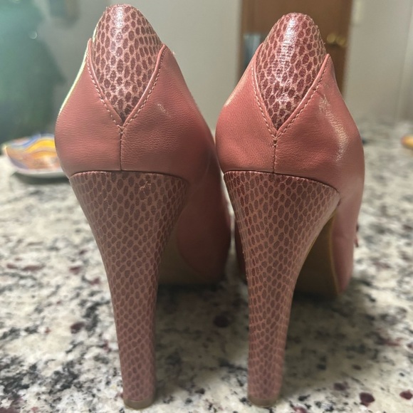 Nine West Mauve Leather Peep Toe Pumps Ladies Size 7.5 M Heels Snakeskin Accent - Picture 5 of 12